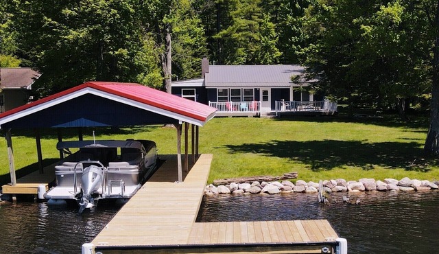 Torch River Cottage —Pontoon Boat Available!