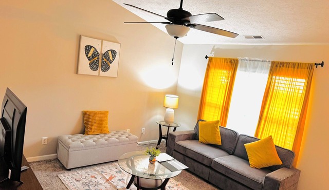 Tranquil 2-bedroom house with AC in welcoming Indianapolis