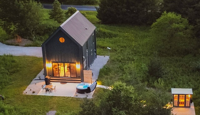 tranquil cabin on 5 private acres w/hot tub and sauna