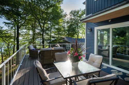 Tranquil Shores Relax on Lake Michigan 4BR, 4BA