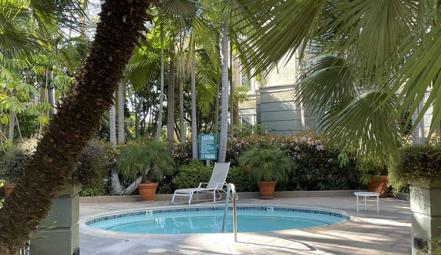 Tropical Upscale Resort Living - Newport Beach - Irvine