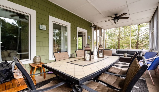 Union Pier Condo With Association Pool! Close To Beach And Downtown!