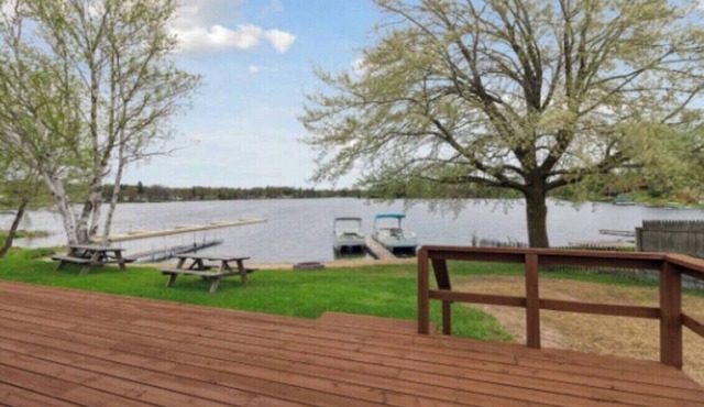 Unit 4 Long Lake Lodge - Lakefront - 2 Bedroom - Beach+Kayaks