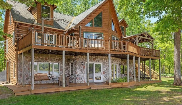 Unwind by the Lake! 5BR Cabin + Private Pontoon