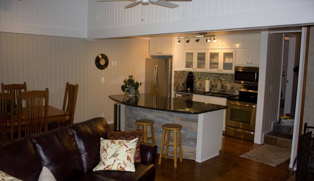 Updated Condo @ Schuss Mt., Pool outside the front door and golf/skiing in back
