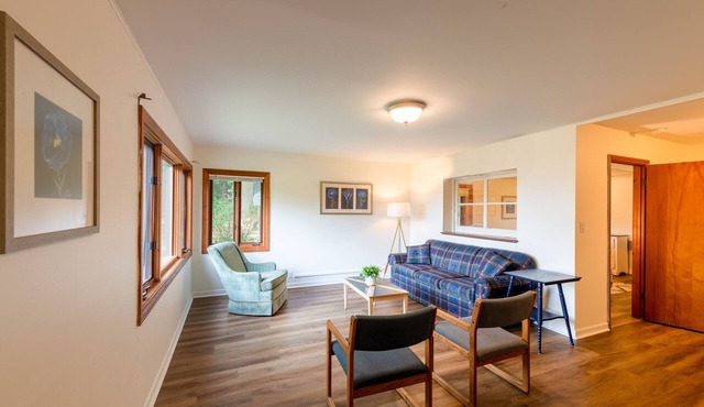 Updated Guest apartment with Lake Views and close to Lake Michigan Beaches