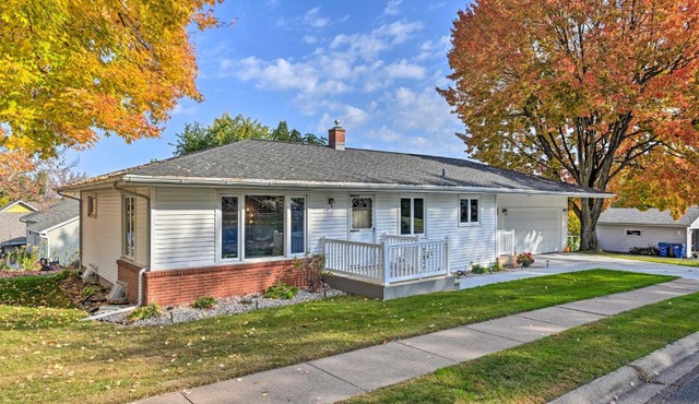 Updated Pet-Friendly Home - 9 Mi to Ski Area!