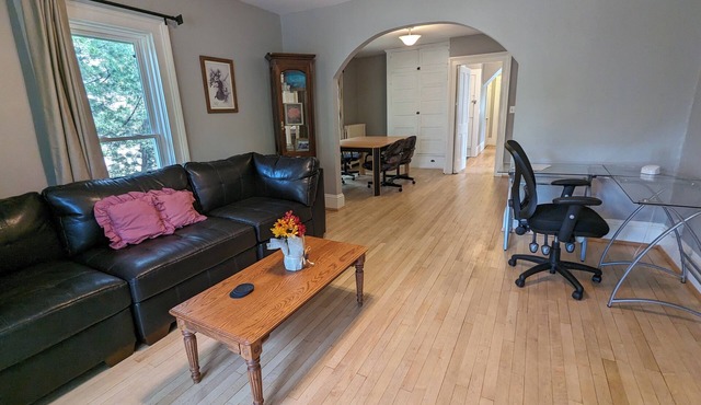 Upper 2-bedroom apartment near down-town Chippewa Falls