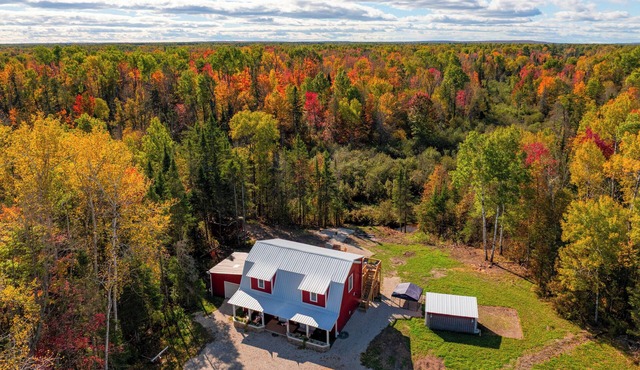 Upper Peninsula Barndominium on 18 Acres w/Emus