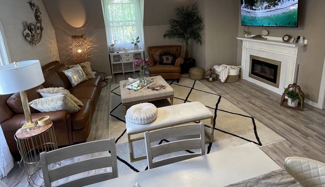 Uptown Penthouse on Pine: By Lake Michigan, Shopping & Casino!