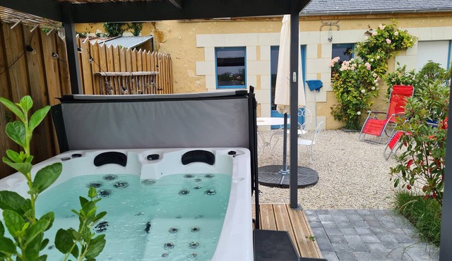 Vacation rental for 2–4 people in the countryside between Le Mans and Tours, with a Jacuzzi