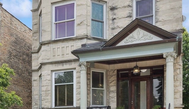 Vibrant, walkable Andersonville Gem-easy access to Wrigley, venues and Downtown