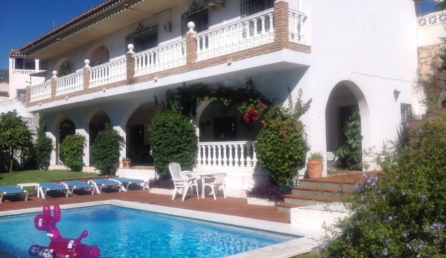 Villa 'Andalusian Style' with Mountain View, Wi-Fi and Air Conditioning
