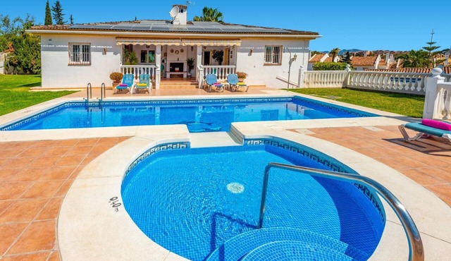 Villa Aran by Villa Plus