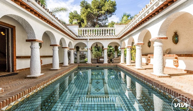 Villa Bella | Private Pool - Garden - BBQ