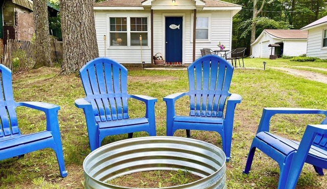 Vivian's Cabin - Super Cute Lakefront Cabin with Private Dock!
