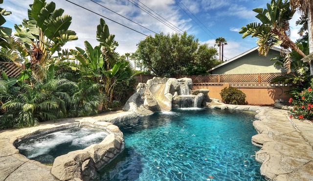 *Water Slide!*Pool*Spa*Game Room!