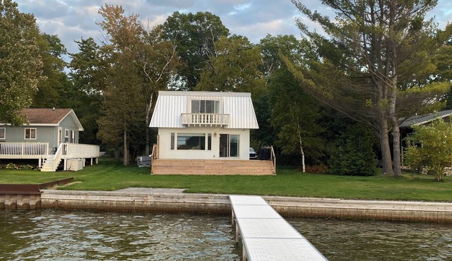 Waterfront Cottage on Bass Lake in Pentwater