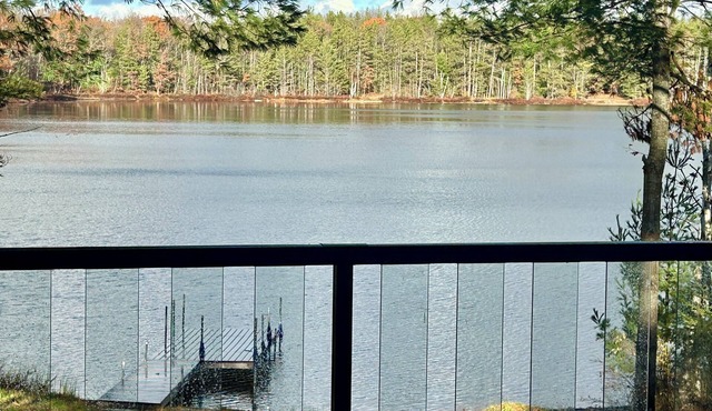 Welcome to Blue Gill Serenity!Bring your family to the charming lakeside heaven!