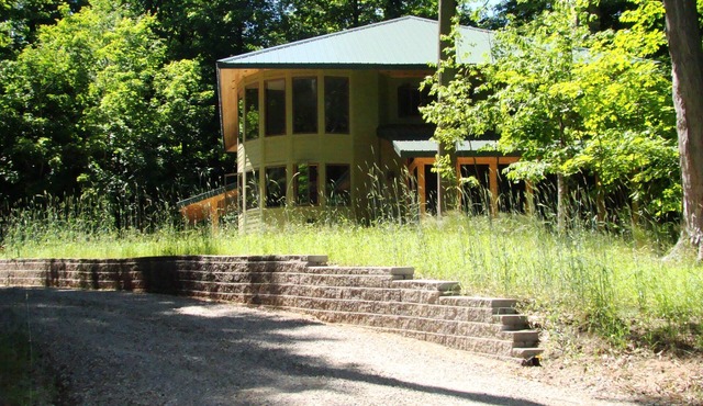 Welcome to our cottage on the M22 corridor