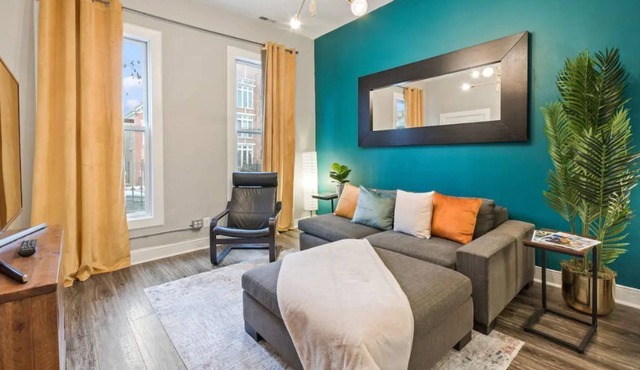 Wicker Park- Fast Internet- Dedicated Workspace