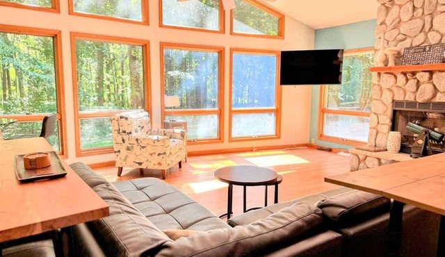 Wildhaus: Hot Tub, Game Room, Pet Friendly