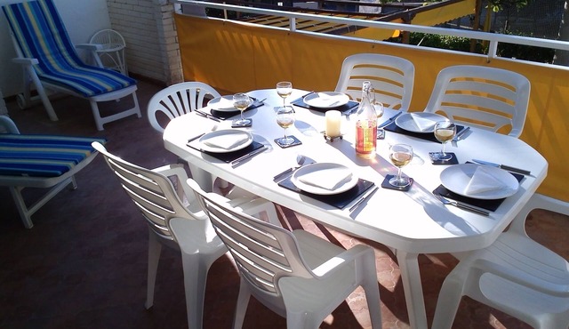 Within walking distance of the beautiful horse shoe bay of La Herradura