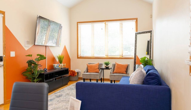 Your Home Away from home -12 mins from Downtown