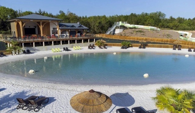 ZEcamping 4 étoiles animé parc aquatique locatif TV LV clim 40m2