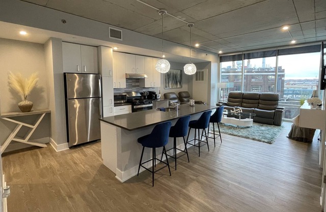 Luxury 2 BR | 2 BA | with balcony in downtown GR