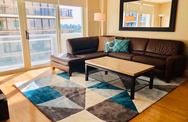 Oceanfront 2BR unit with Ocean Views in Surfside in Surfside