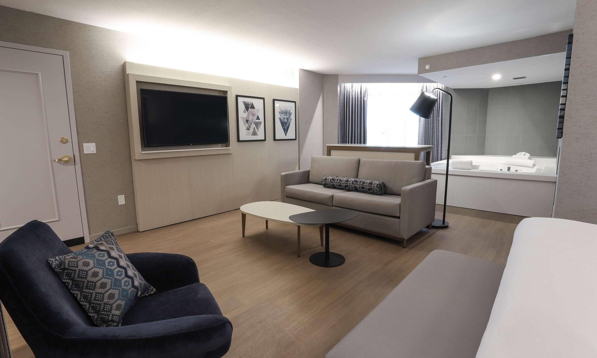 Central Business District Hotel | Radisson Plaza Hotel at Kalamazoo Center