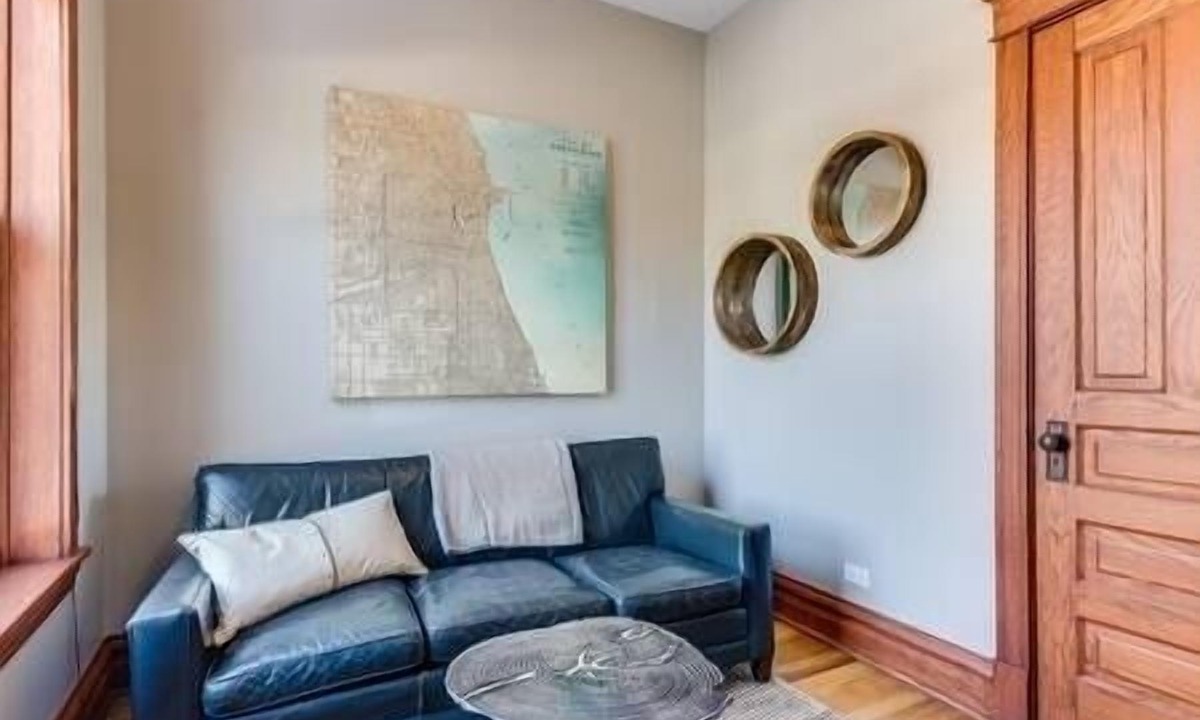 Logan Square Apartment | Garage Parking - Vintage Charm - and a Fabulous Location! Easily Enjoy the Best of Chicago! by AllSet Turnover