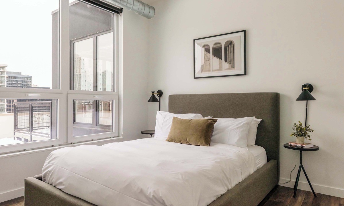 Near North Side Apartment | Luxury Penthouse Loft w/Terrace 507 | River North