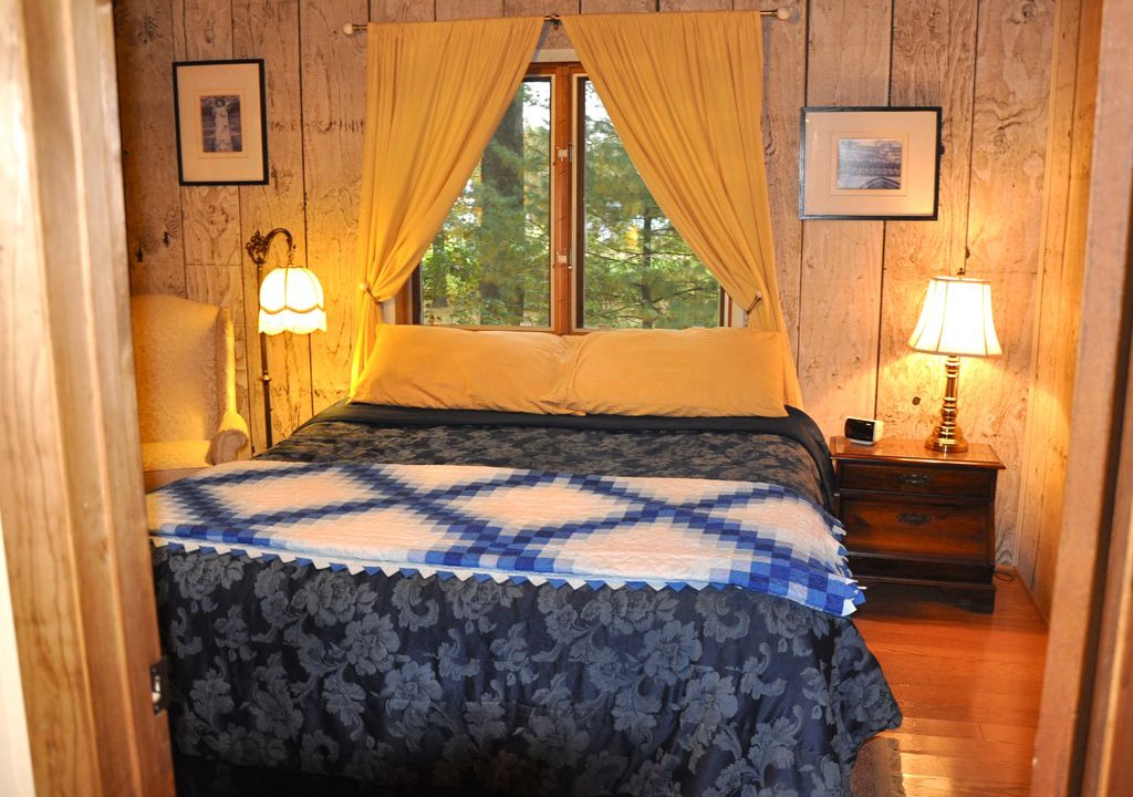 Photo of Bedroom in Sister Lakes