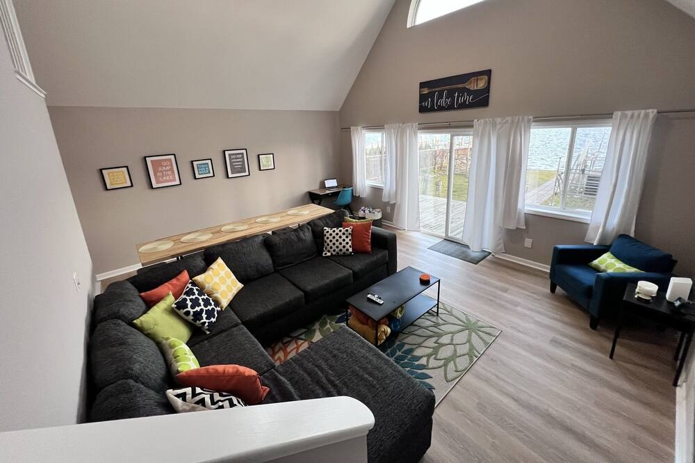 Photo of Livingroom in Paw Paw Lake