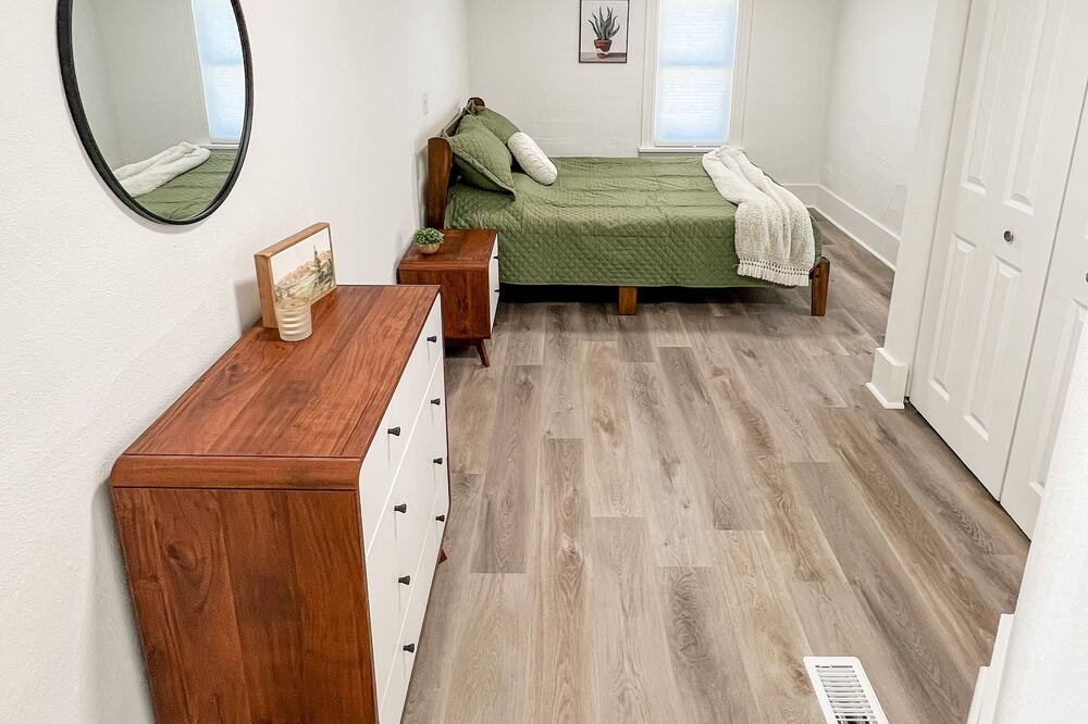Photo of Bedroom in Niles