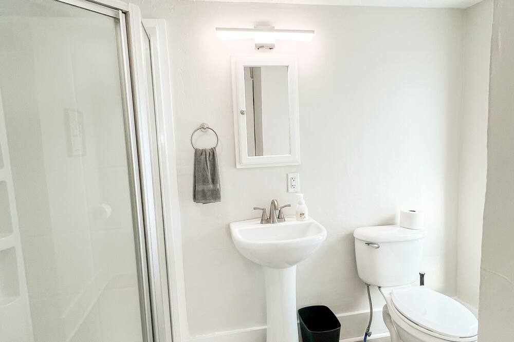 Photo of Bathroom in Niles