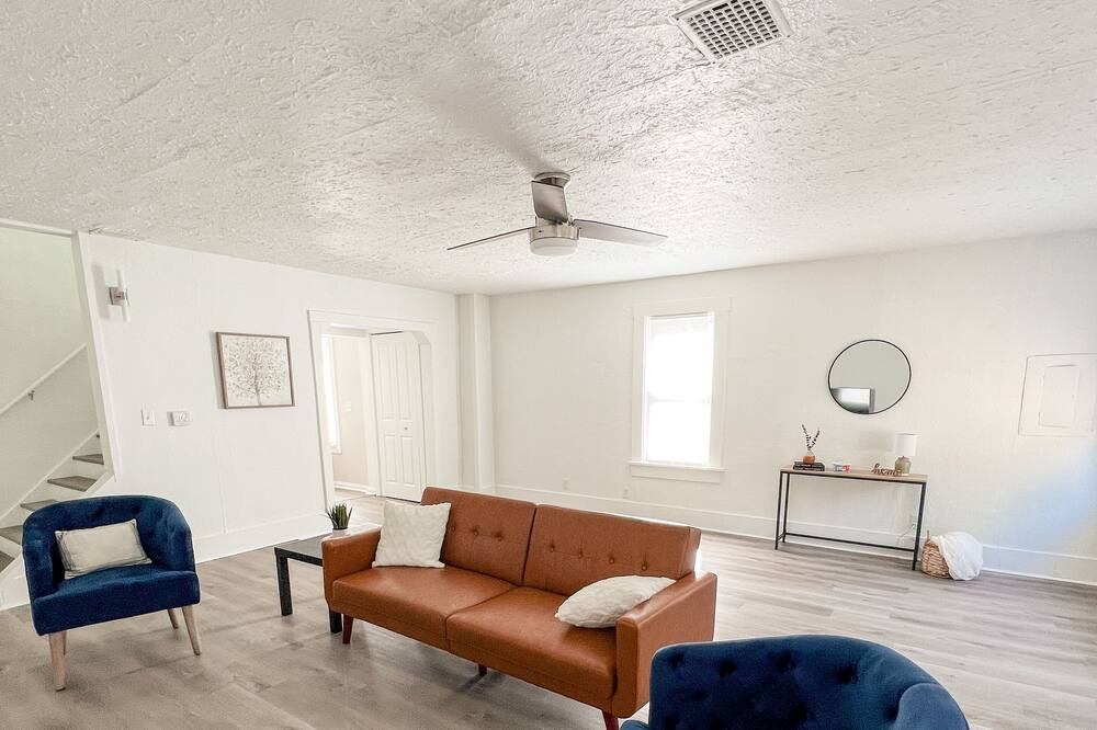 Photo of Bedroom in Niles