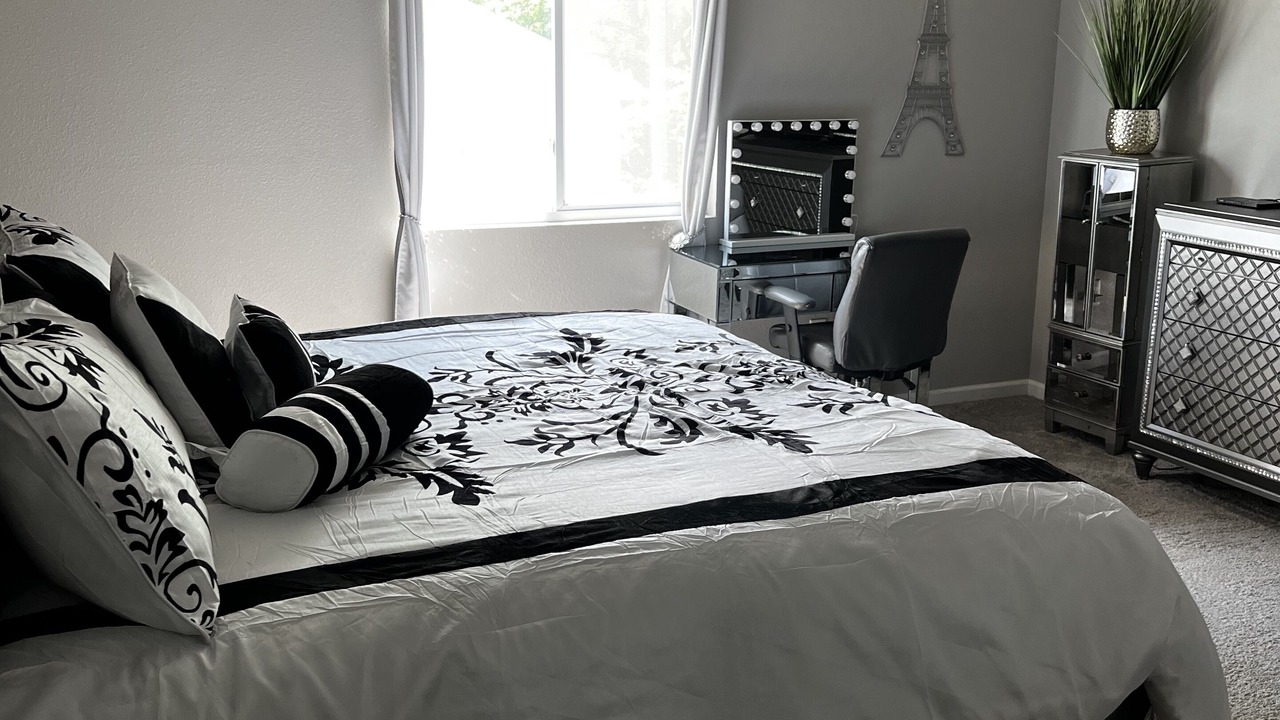 Photo of Bedroom in Kentwood