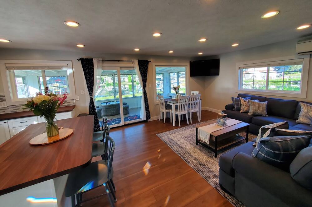 Photo of Livingroom in Syracuse