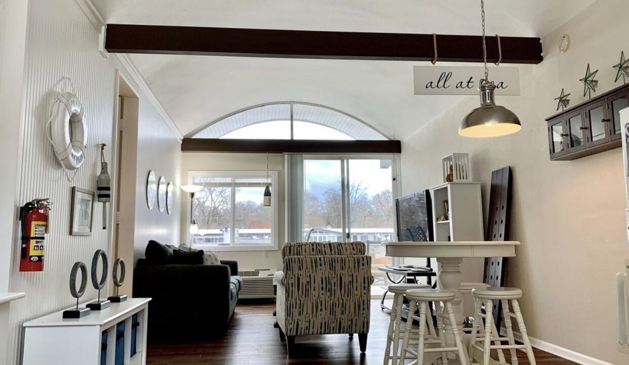 Photo of Livingroom in Saugatuck