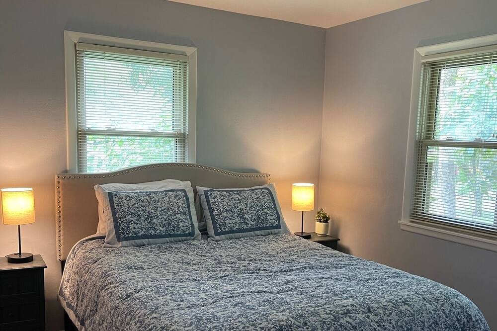 Photo of Bedroom in Mishawaka