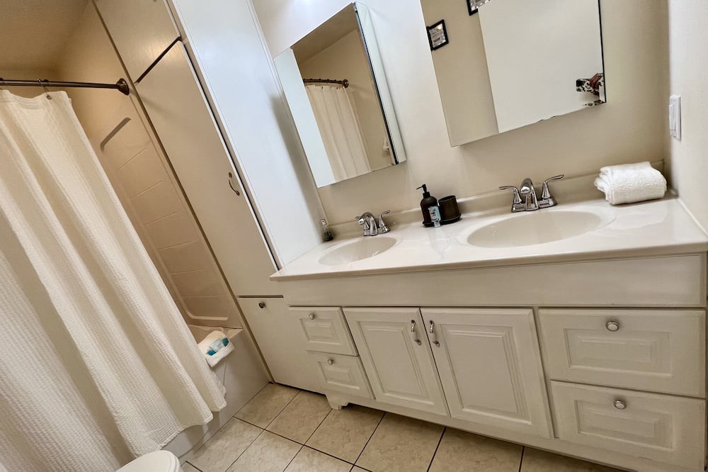 Photo of Bathroom in Three Oaks