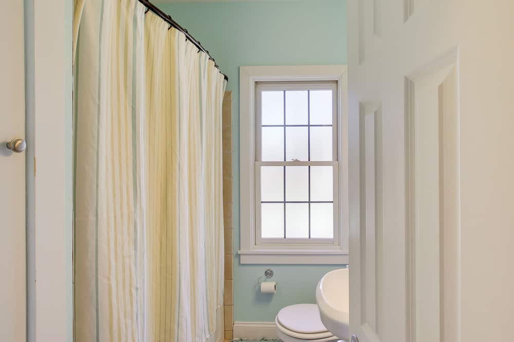 Photo of Bathroom in Port Washington