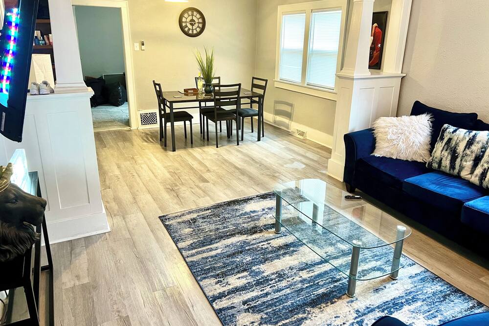 Photo of Livingroom in Northeast South Bend