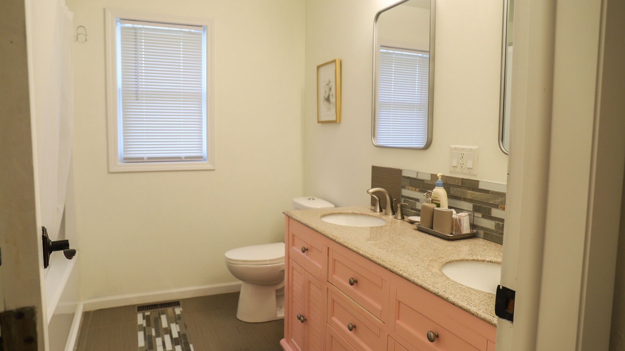 Photo of Bathroom in Town of Pines