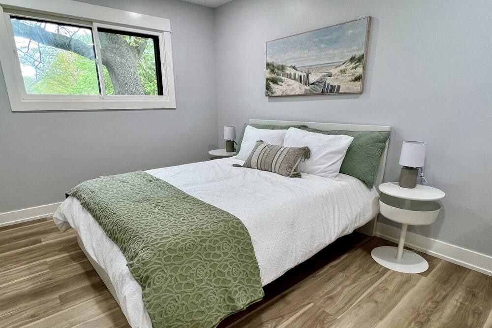 Photo of Bedroom in Grand Beach