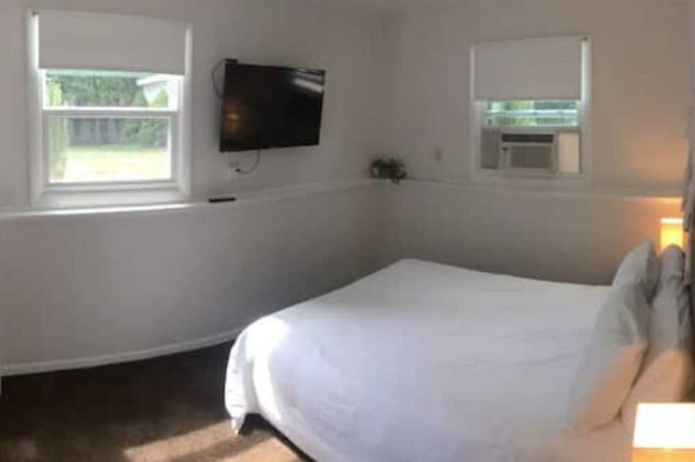 Photo of Bedroom in Kentwood