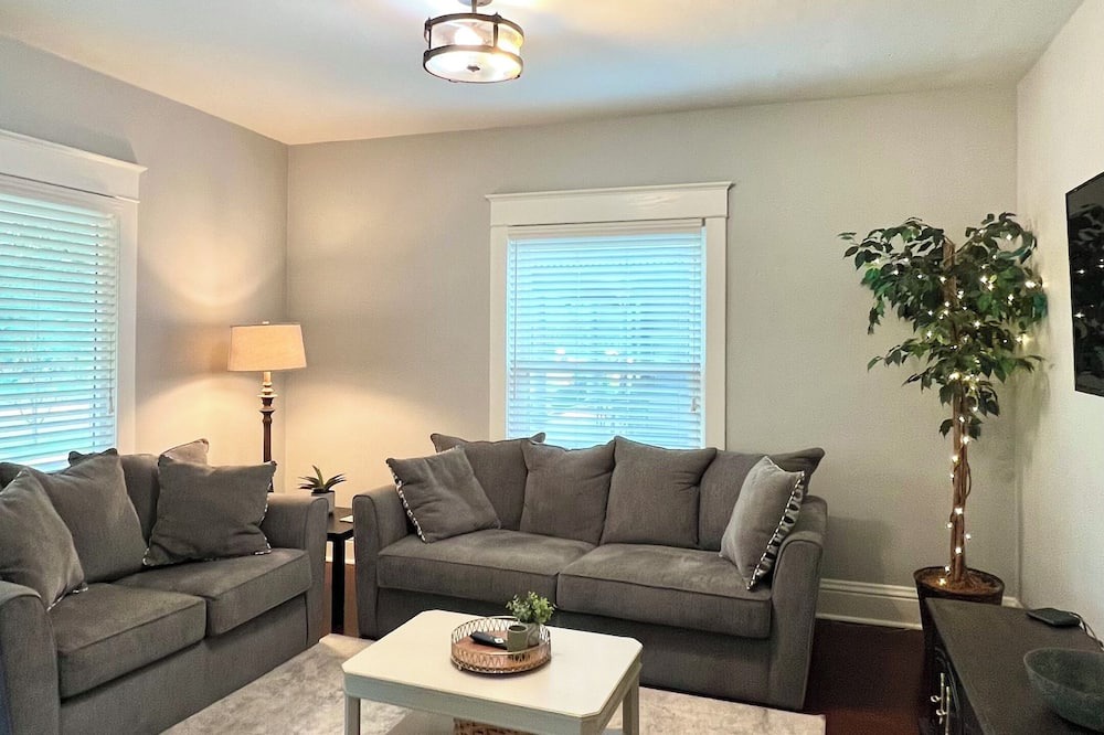 Photo of Livingroom in Mishawaka